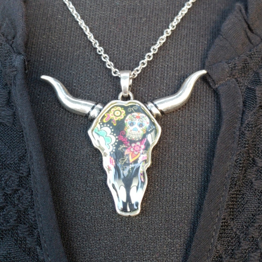 🐃Southwestern Inspired Cow Skull Necklace - Picture 1 of 6